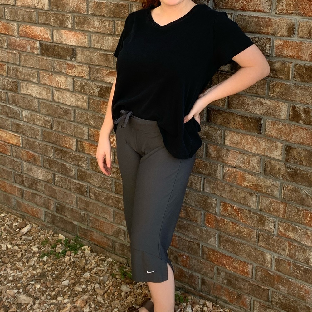 Nike Performance Athletic Cropped Pants Black Size Medium